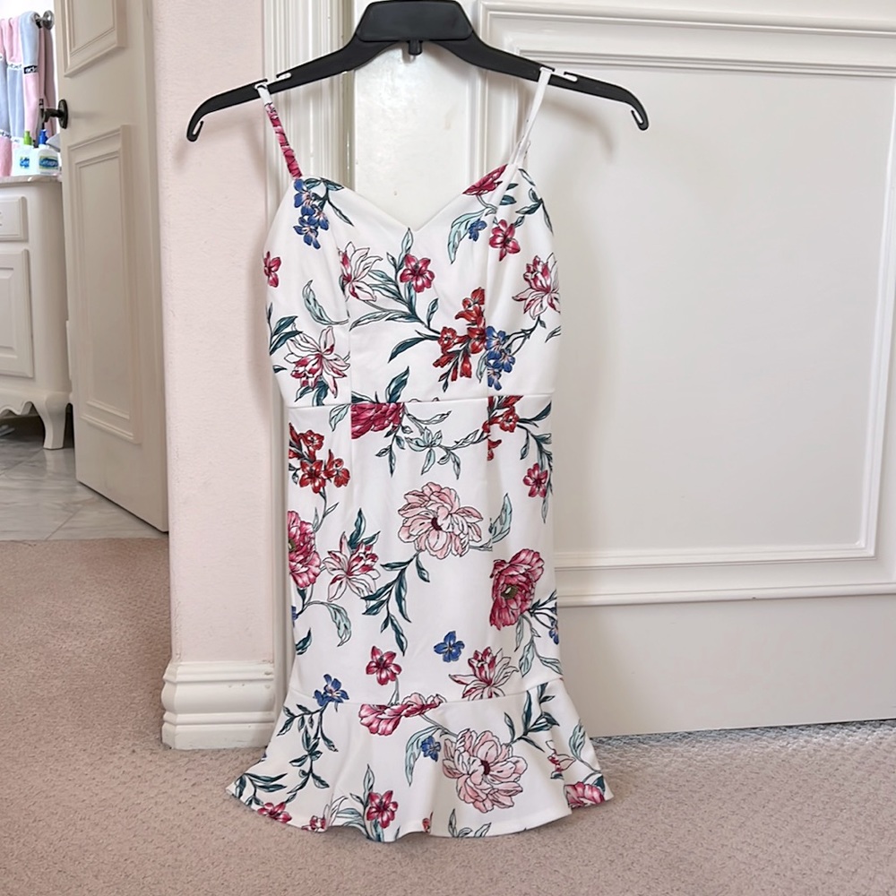 Floral Mini Dress w/ ruffles at the bottom | Size Juniors 3